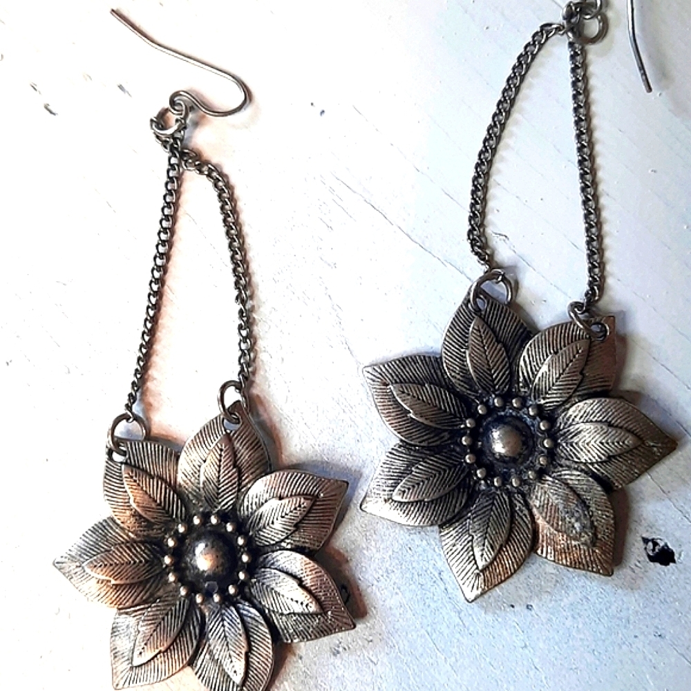 SILVER dangle Flower earrings